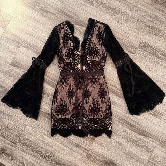 Lovers + Friends Sugar Baby Velvet Lace Bell Sleeve Plunge V-Neck Dress